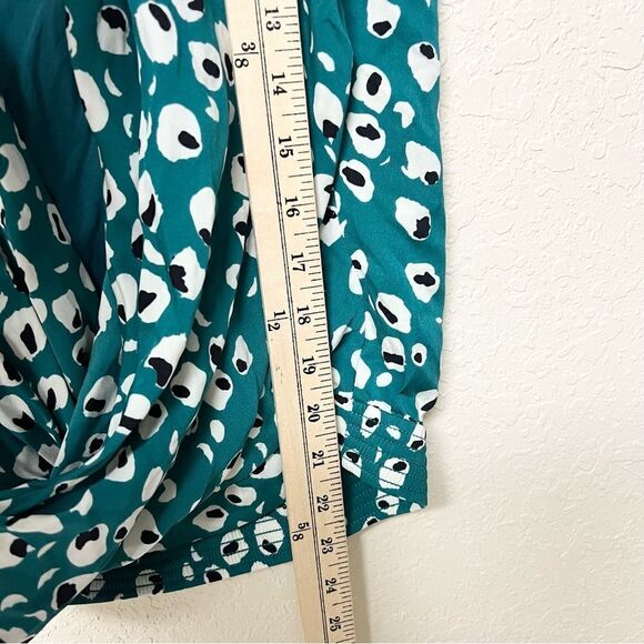 Diane Von Furstenberg Issie Two Abstract Print Draped V-neck Silk Blouse Size 2 - Picture 2 of 10